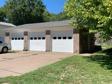 Large 3 Car Garage
