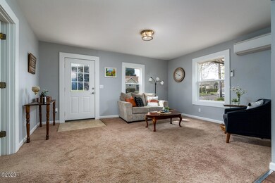 1570 SW Hill St Int MLS 2