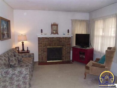 1723 SW Randolph Ave, Topeka, KS 66604 - photo 2