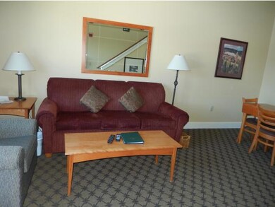 414 Jackson Gore Inn unit 414, Ludlow, VT 05149 - photo 4