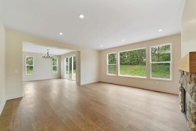 HS-03-049_Beech_Living room_View to dini