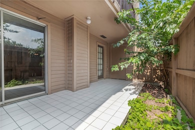 10555 Turtlewood Ct unit 414, Houston, TX 77072 - photo 2