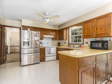 56 Finch Ct, Naperville, IL 60565 - photo 6