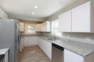 3945 40th St, Des Moines, IA 50310 - photo 3