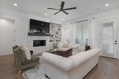 06-Living Room 2