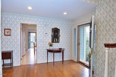 8 E Lyon Farm Dr unit 8, Greenwich, CT 06831 - photo 4