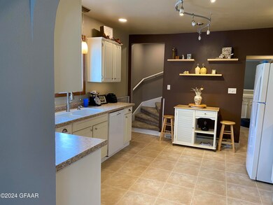 1007 3rd Ave, Cando, ND 58324 - photo 6