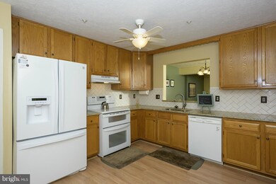 9324 Lawson Ln, Laurel, MD 20723 - photo 2