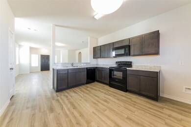 1209 Mallard Cove, Ennis, TX 75119 - photo 6