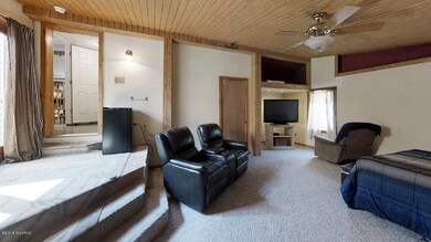 mEcwXjQ6Lqo - Living Room