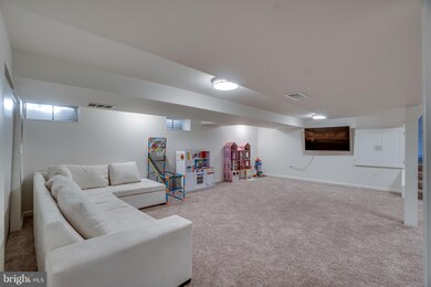 1047 Clover Dr, McLean, VA 22101 - photo 5