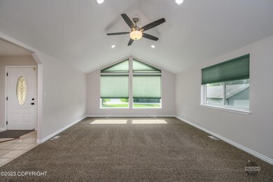 2370 N Thunder Gulch Cir-12
