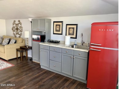 877 E Sycamore Unit C