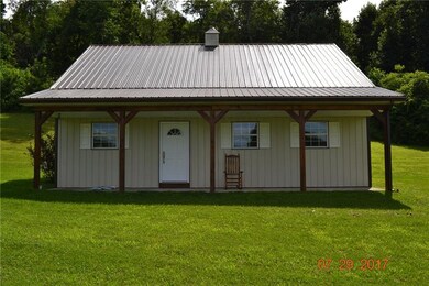 36'X36' pole building/barn/detached garage.  Has l