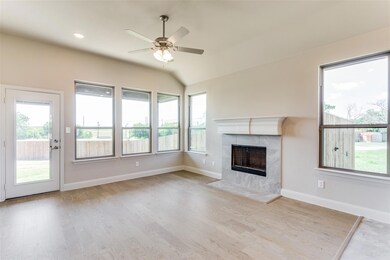 628 Vaquero St, White Settlement, TX 76108 - photo 7