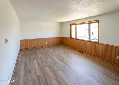 622 3rd Ave NW, East Grand Forks, MN 56721 - photo 5