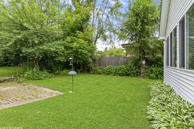 1012 N Mcaree Rd, Waukegan, IL 60085 - photo 6