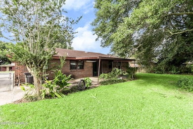 810 W Alexander Street-13