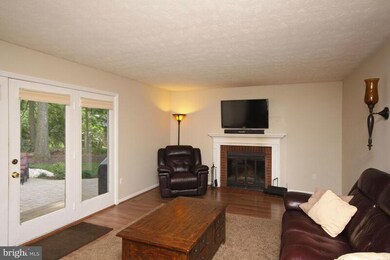 6885 Macbeth Way, Sykesville, MD 21784 - photo 4