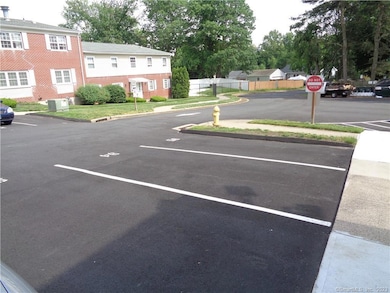 50 Greenhouse Rd unit 42B, Bridgeport, CT 06606 - photo 3