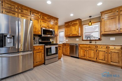 The Sprawling Cabinets Enhance That Warm Country F