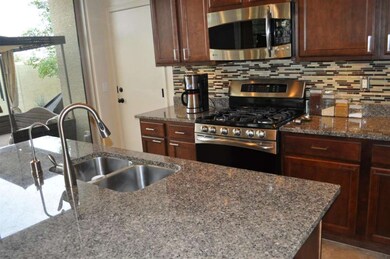 Gourmet Kitchen w/ Island
