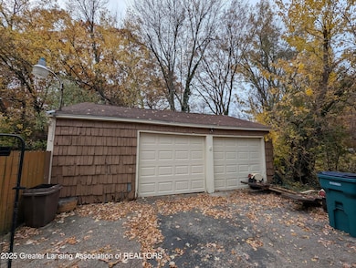 1609 Gilcrest Ave, East Lansing, MI 48823 - photo 4