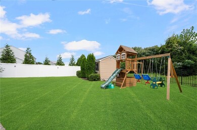 2 Englewood Rd, Coventry, RI 02816 - photo 5