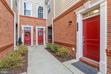 23276 Southdown Manor Terrace unit 113, Ashburn, VA 20148 - photo 3