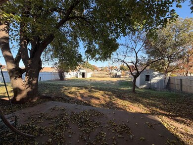 714 N 5th St, Weatherford, OK 73096 - photo 6