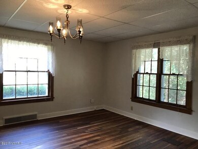 322 E Spruce St, Marshall, MI 49068 - photo 4