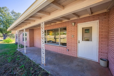 88 Oak Alley, Kerrville, TX 78028 - photo 2