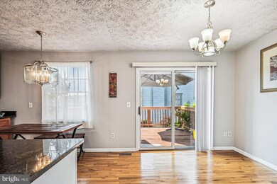 13307 Burkitts Rd, Fairfax, VA 22033 - photo 3