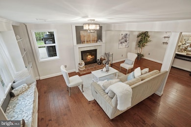 6903 Lamp Post Ln, Alexandria, VA 22306 - photo 6