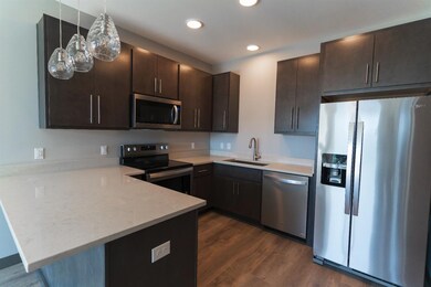 576 E Third St unit 320, Lexington, KY 40508 - photo 2