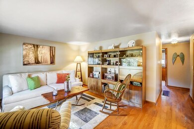 2062 Brookfield Rd, Columbus, OH 43229 - photo 3