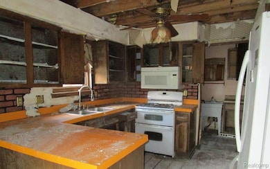 16669 Sarno Dr, Macomb, MI 48044 - photo 3