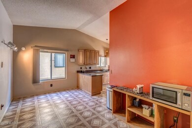 243 N Schrader Lane__002