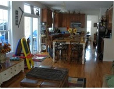 Kitchen. Gorgeous cabinets, vangaurd countertops a