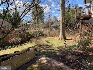 7512 Arden Rd, Cabin John, MD 20818 - photo 4