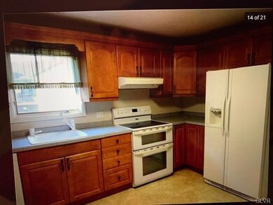 977 Village Round unit D, Allentown, PA 18106 - photo 5