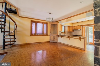 302 Crest Park Rd, Philadelphia, PA 19119 - photo 5