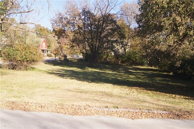 600 S Willow Ave, Fayetteville, AR 72701 - photo 2