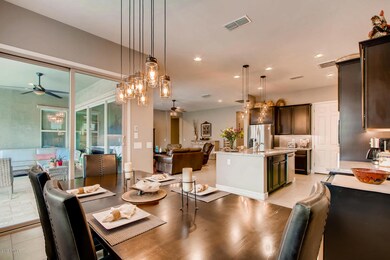 KITCHEN/DINING