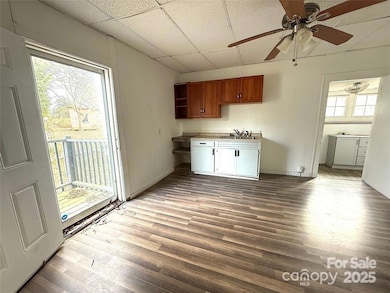 309 Spring St, Union, SC 29379 - photo 5