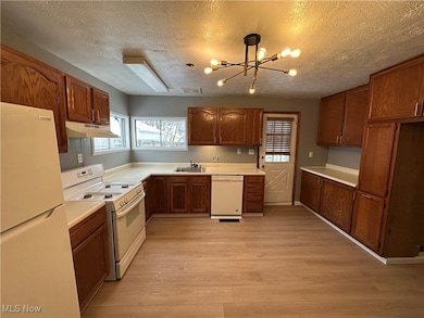 294 N Edgehill Ave, Youngstown, OH 44515 - photo 4