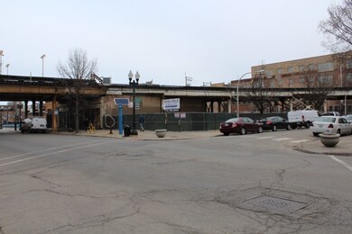 unlisted-address, Chicago, IL 60613 - photo 6