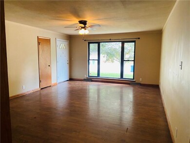 309 Crestview Dr, Bentonville, AR 72712 - photo 3