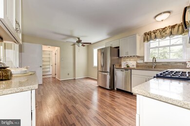 12601 Harbor Dr, Woodbridge, VA 22192 - photo 6