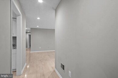 2326 Hunters Run Dr, Reston, VA 20191 - photo 5